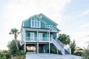 Emerald Breeze by Oak Island Accommodations